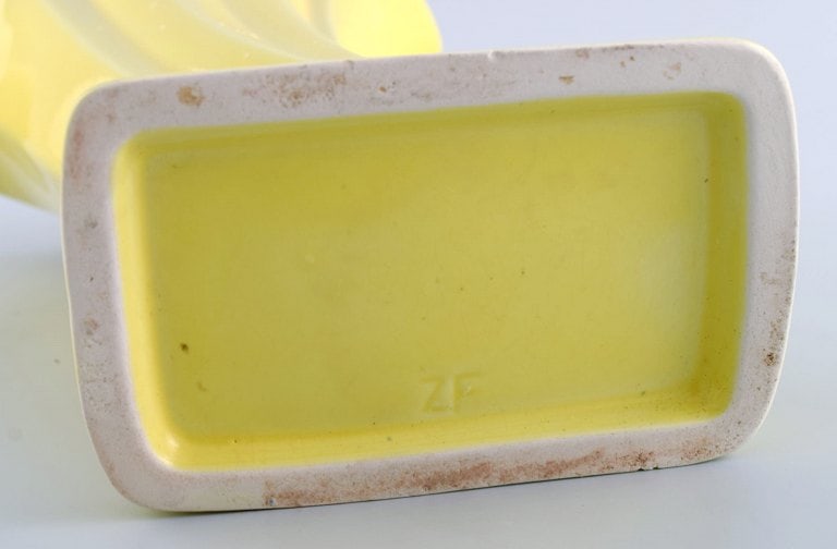 European studio ceramist. Unique vase in glazed ceramics. Beautiful glaze in shades of yellow. Mid - 7