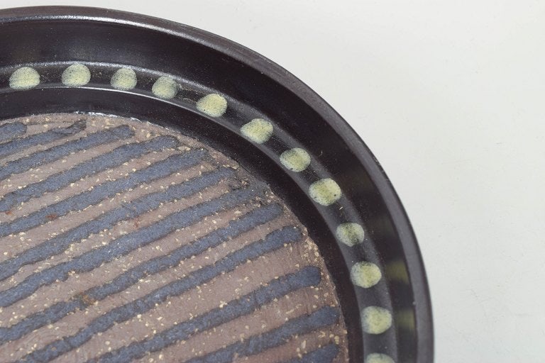 Mari Simmulson for Upsala Ekeby, Sweden. Round ceramic dish with diagonal relief pattern. Approx. - 3