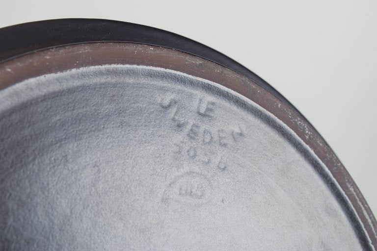 Mari Simmulson for Upsala Ekeby, Sweden. Round ceramic dish with diagonal relief pattern. Approx. - 4