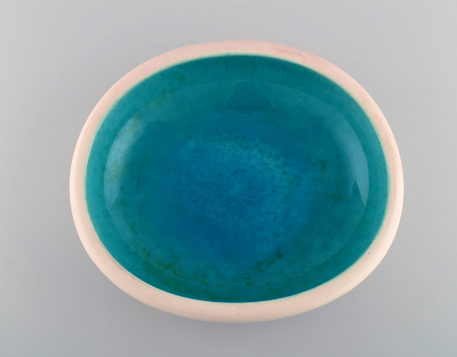 Keramos Sèvres, France. Large bowl in glazed stoneware. Beautiful turquoise glaze. Clean design, - 2