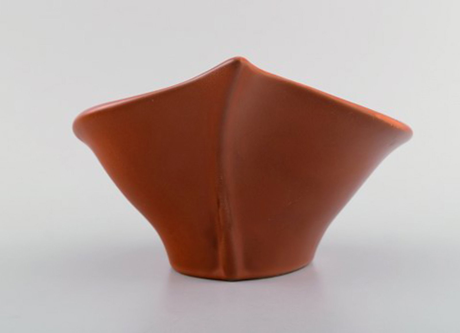 Jie, Sweden. Retro bowl in glazed ceramics. Beautiful glaze in dark orange tones. 1980s. - 4