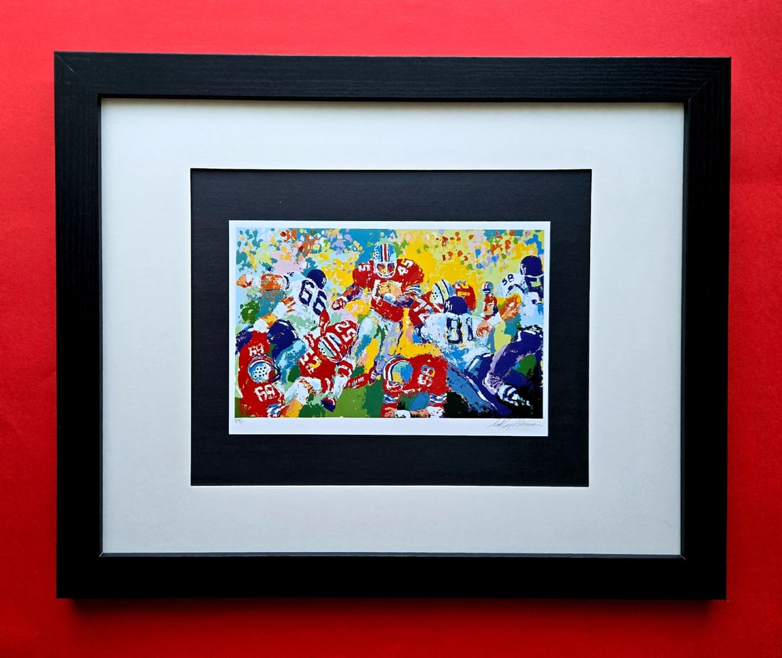 LeRoy Neiman " Ohio State Archie Griffin " Signed Collector Piece Framed: Beautiful and Scarce Original 1991 Print After Leroy Neiman " Archie Griffin " Signed on the Plate This piece is mounted on a 14 x11 x 10 in. black acid free premium black board, and matted in white. 