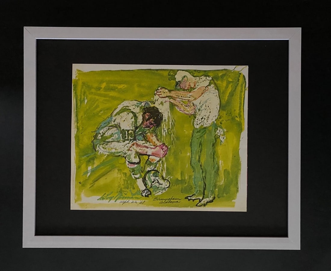 LEROY NEIMAN + SKETCHBOOK DRAWING JOE NAMATH + CIRCA 1970'S SIGNED PRINT FRAMED: We have for Sale this LEROY NEIMAN AWESOME 1971 SKETCH ON PAPER PRINT " JOE NAMATH " SIGNED ON THE PLATE FULL OF COLOR PRINT SIZE OF THE PRINT: 10 X 8 in FRAME COVERS AN AREA OF 15 X 12 in MOUNTED AND