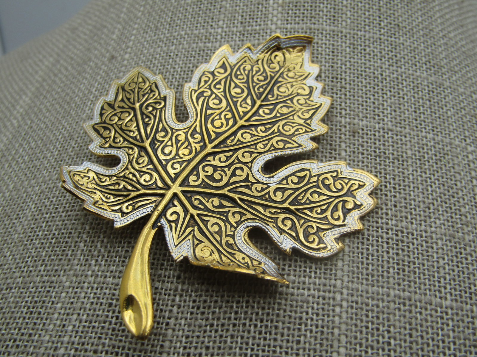 Vintage Damascene Leaf Brooch, 2.5", 1960's - 3