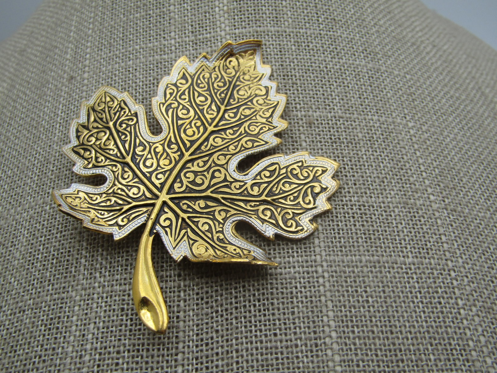 Vintage Damascene Leaf Brooch, 2.5", 1960's - 4
