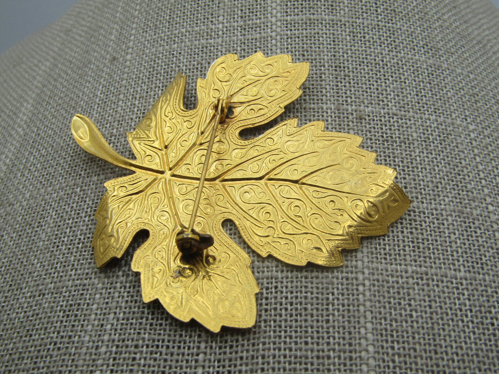 Vintage Damascene Leaf Brooch, 2.5", 1960's - 5