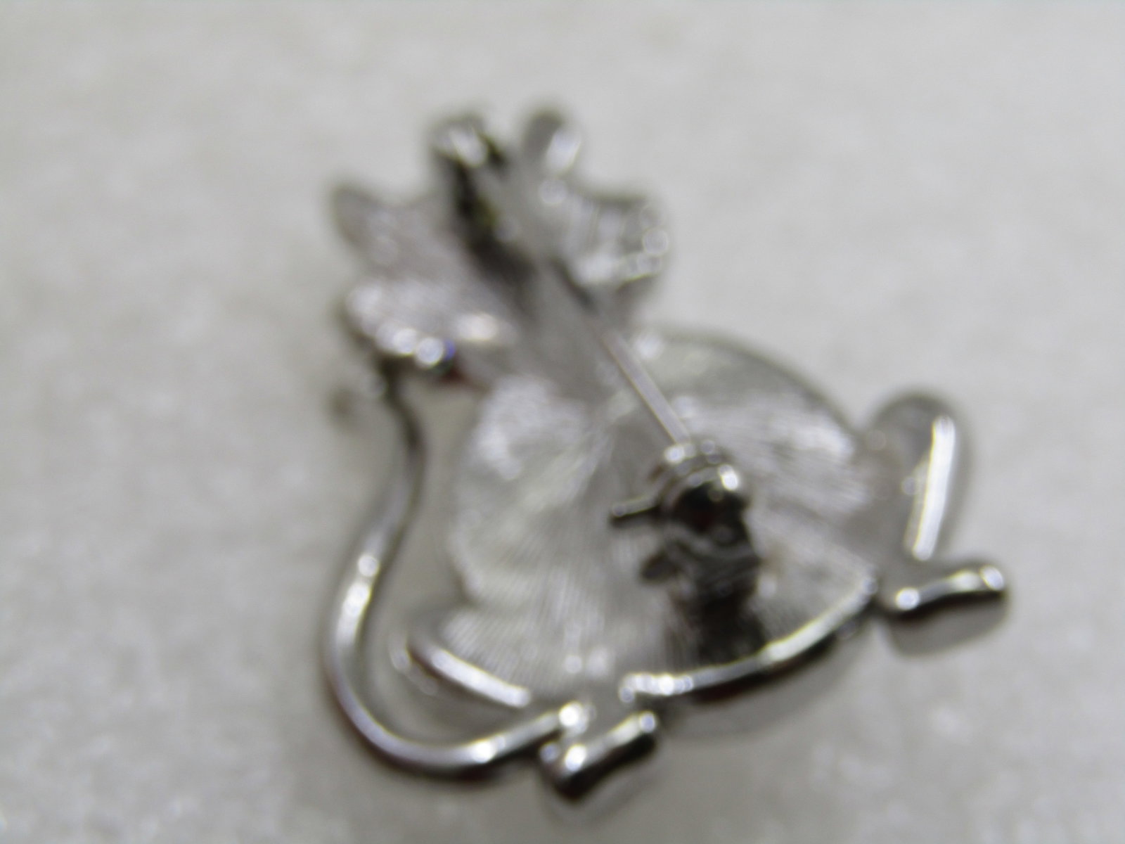 Vintage White Moonstone Cat Brooch, 1.5" by 1". - 4