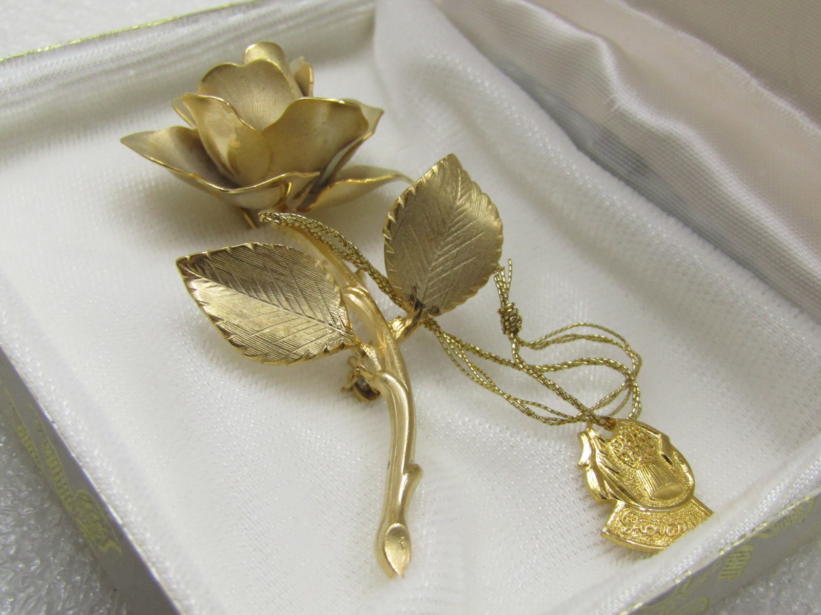 Vintage Rose Brooch signed Giovanni by Langcraft in Box with Metal Charm Tag - 7