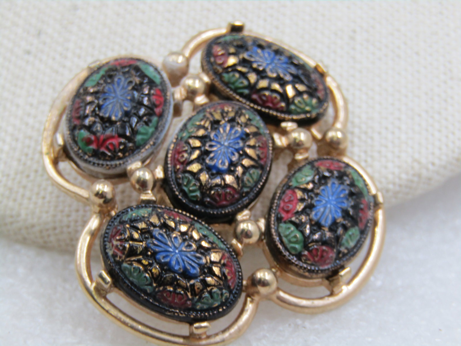 Vintage Floral Pressed Cameo Style Sarah Coventry Brooch, 1960's-1970's - 3