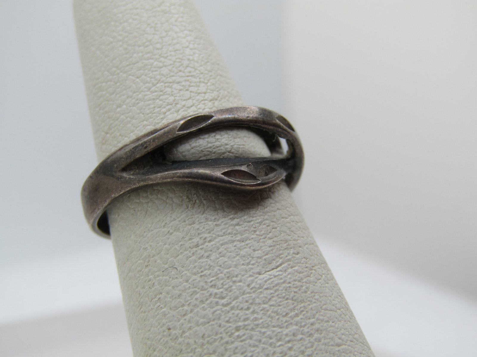 Vintage Sterling Triple Notched Band Ring, Sz. 6.5, Slgned LLC - 3