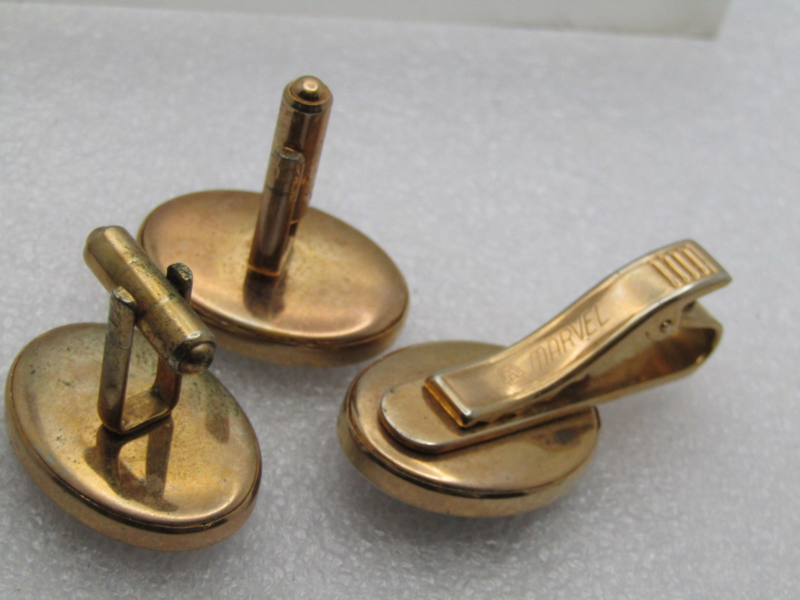 Vintage Reverse Painted Golf Scene Cufflinks, Tie Bar, Mid-Century, Signed Marvel - 3