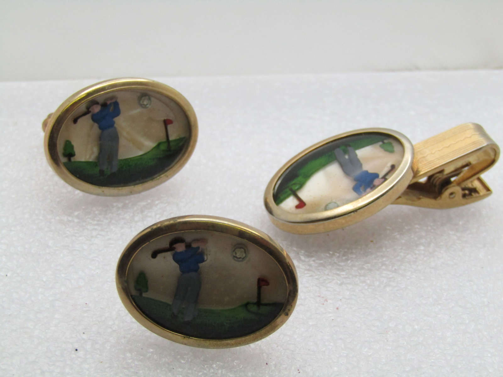 Vintage Reverse Painted Golf Scene Cufflinks, Tie Bar, Mid-Century, Signed Marvel - 4