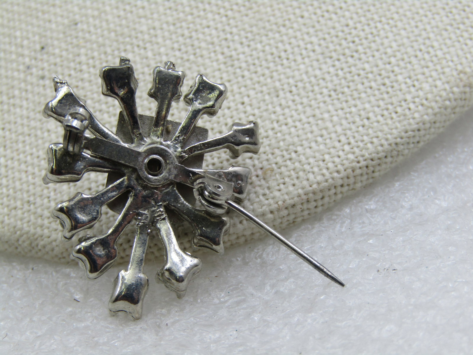 Vintage Enameled Bird Crest/Flag Brooch, Enameled, 1970's - 5