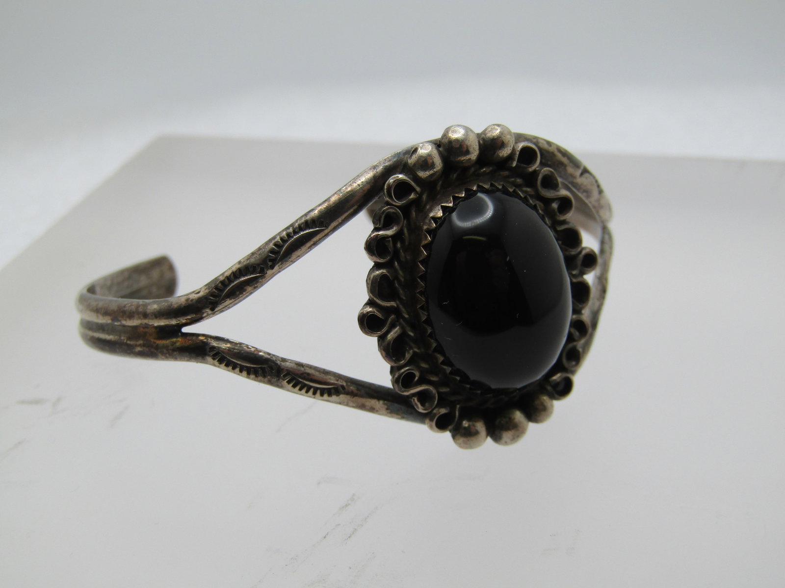 Vintage Sterling Southwestern Onyx Cuff Bracelet, 6", 1960's-1970's - 2