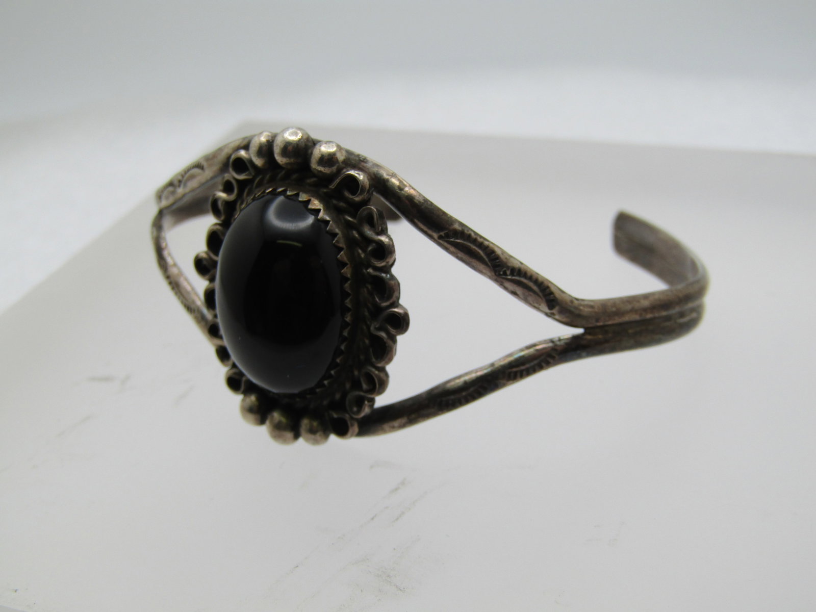Vintage Sterling Southwestern Onyx Cuff Bracelet, 6", 1960's-1970's - 3