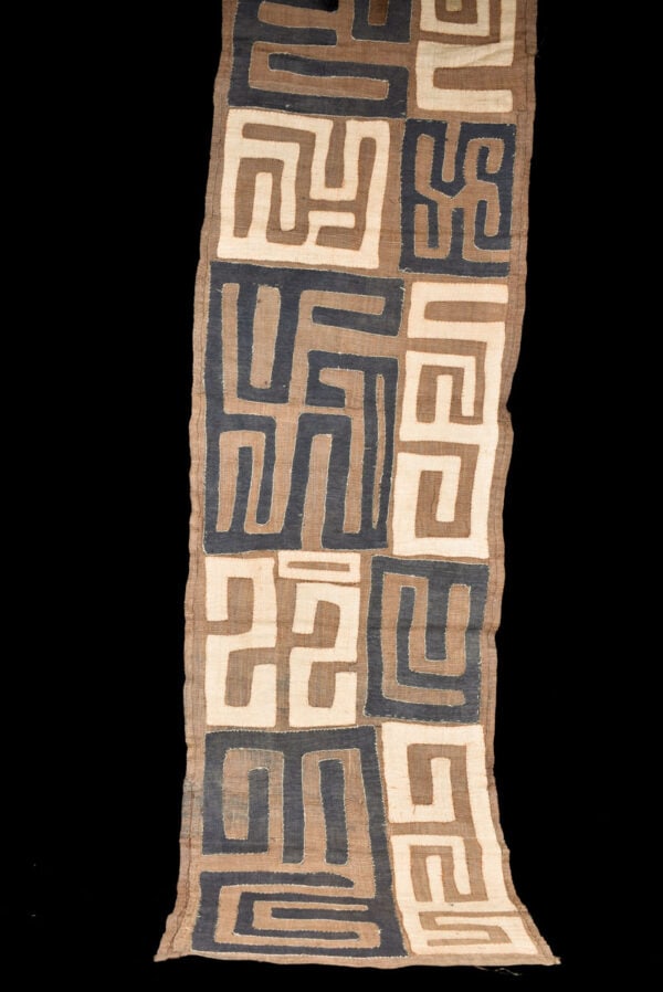 Textile - Cloth - Shoowa-Kuba - DR Congo 280 cm: Kuba skirts, Tcaka, long are cloths made from raffia, from 8 – 25 feet long, from the Ngeende, Bushoong and Ngongo peoples. They incorporate appliqued “patches”, embroidered shapes a