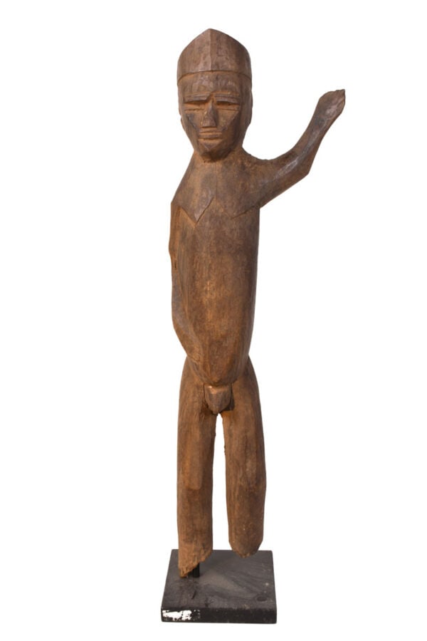 Ancestor Figure - Wood - Lobi - Burkina Faso: Powerfull Lobi figure with raised arm from Burkina Faso. In Africa, a raised fist is primarily a symbol of solidarity, resistance, and the fight for racial justice and anti-racism. It has been used