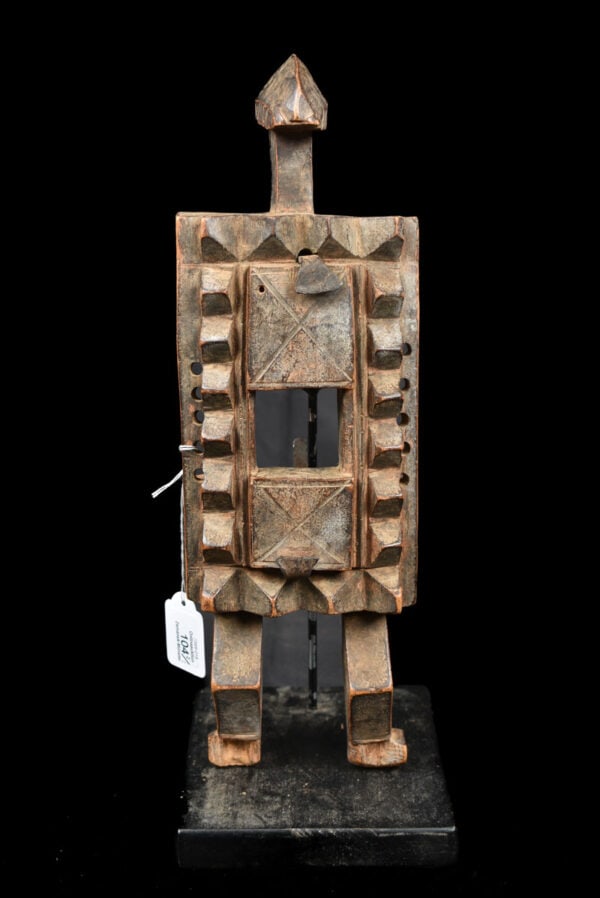 Door lock - Wood - Bamana - Mali: Ex Zemanek-Münster Provenance: Justin Barthels (Maastricht, NL) A wooden doorlock from the Bamana tribe of Mali. Wooden door locks (ta koguru) were used on the doors of dwellings, cookhouses,