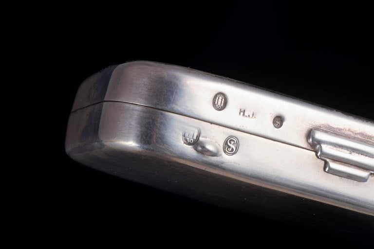 Denmark. Rectangular silver snuff box with Danish three tower hallmarks. Approx. 1930s. - 4