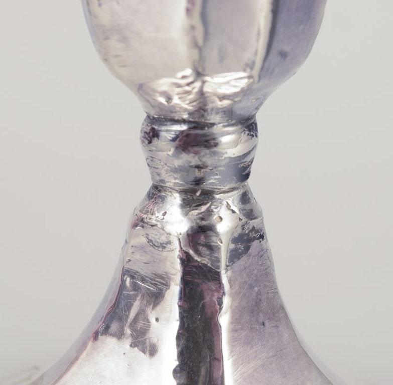 A.J. Pepper & Co. Ltd., United Kingdom. Pair of 'Hurricanes' candlesticks in silver and violet - 5