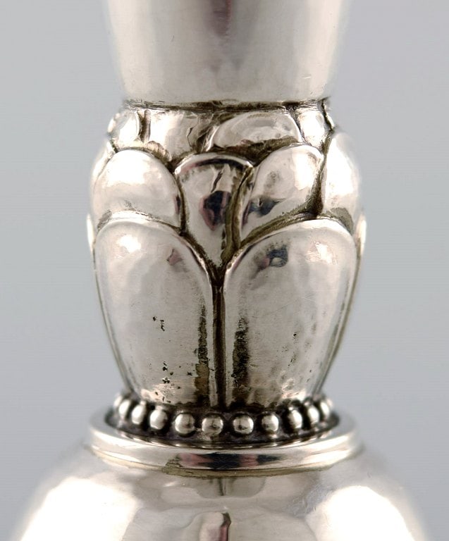 Georg Jensen art deco vase in hammered sterling silver. Designed by Harald Nielsen. - 3