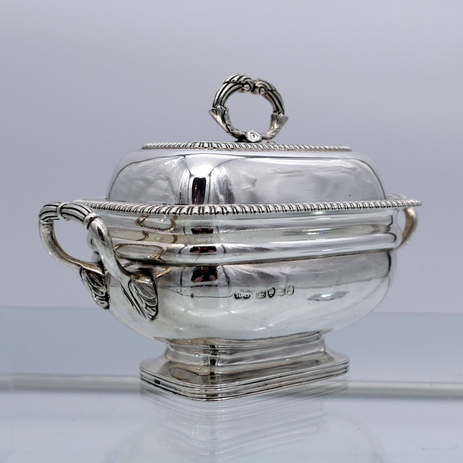 Early 19th Century Antique George IV Sterling Silver Pair Sauce Tureens London 1827 William Brown - 7