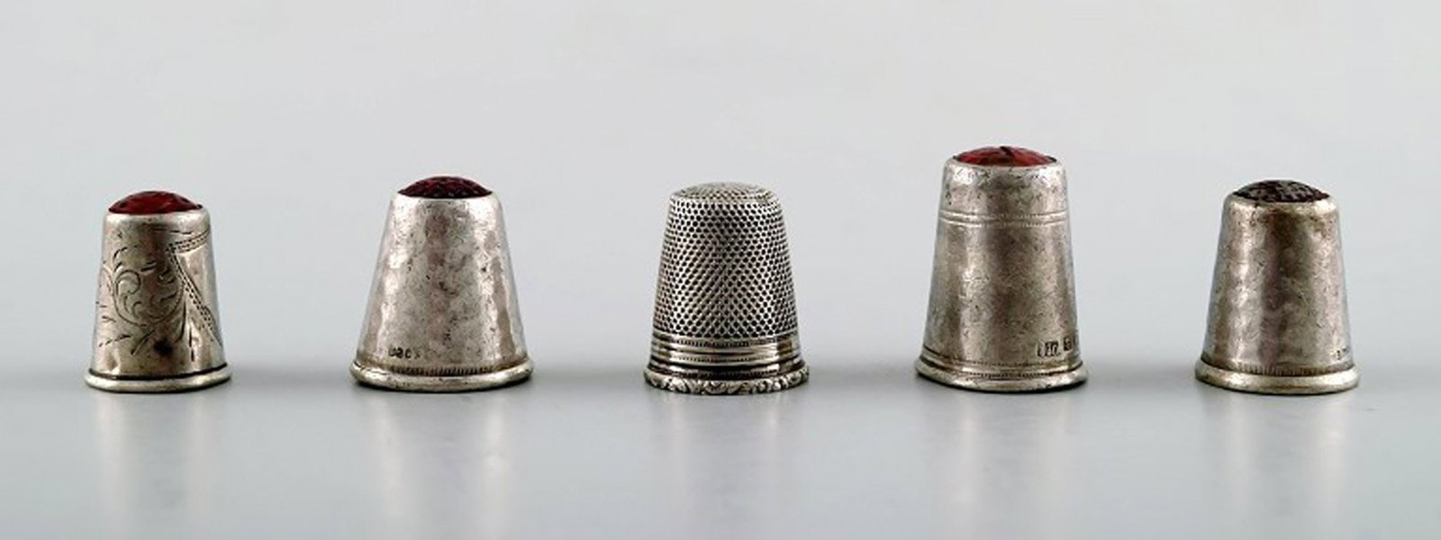 Five Danish thimbles in silver. (1 of 4)