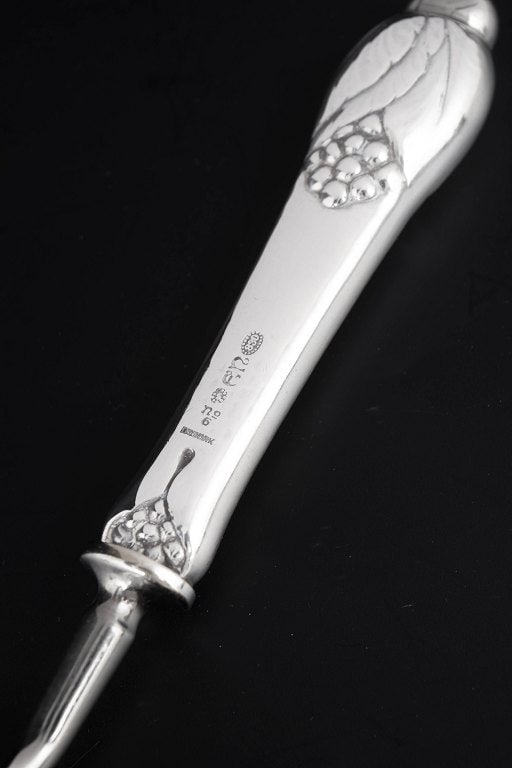 Evald Nielsen, Denmark. Art Deco cheese slicer in silver and stainless steel. Approx. 1920s. - 4