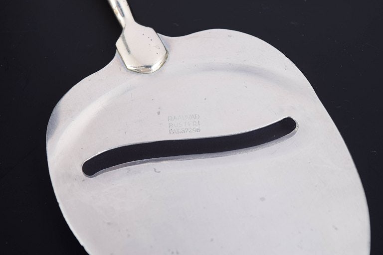 Evald Nielsen, Denmark. Art Deco cheese slicer in silver and stainless steel. Approx. 1920s. - 5