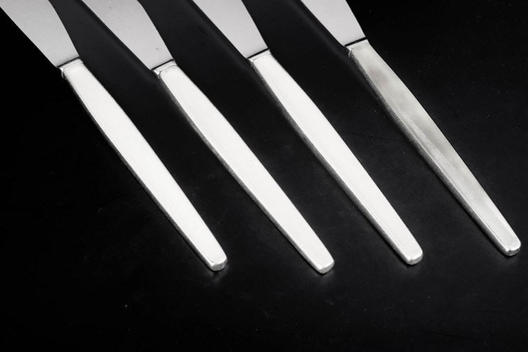 Georg Jensen, Denmark. Lunch knives, set of four in sterling silver and stainless steel. Produced - 3