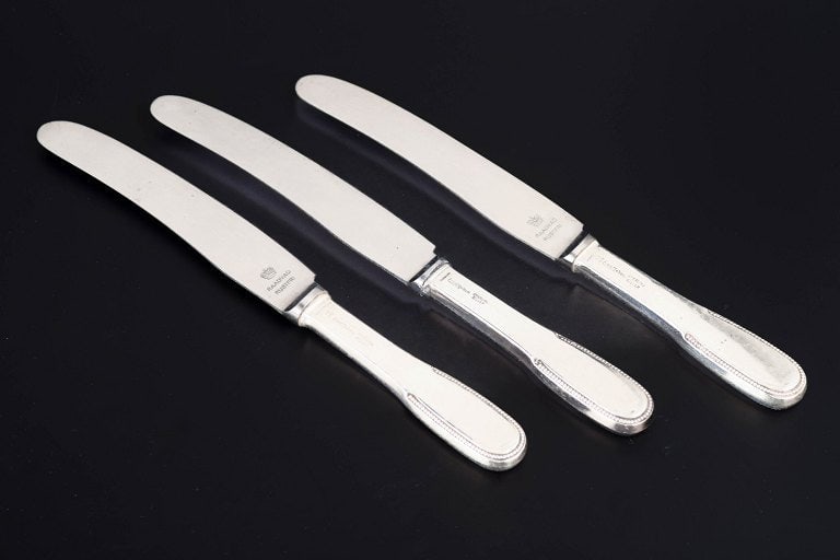 Evald Nielsen, Denmark. Set of three lunch knives in sterling silver and stainless steel. Approx.: Title:Evald Nielsen, Denmark. Set of three lunch knives in sterling silver and stainless steel. Approx. 1930s. Description:Evald Nielsen, three lunch knives. Model number 14. Elegant lunch knives in