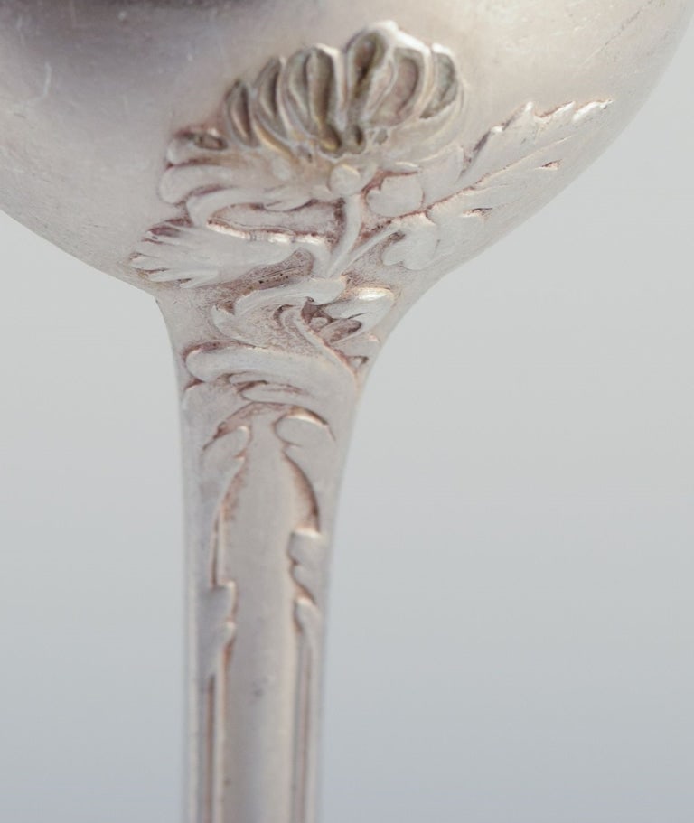 Christofle, France. A set of six dinner spoons in plated silver. Classic design with floral motifs. - 5