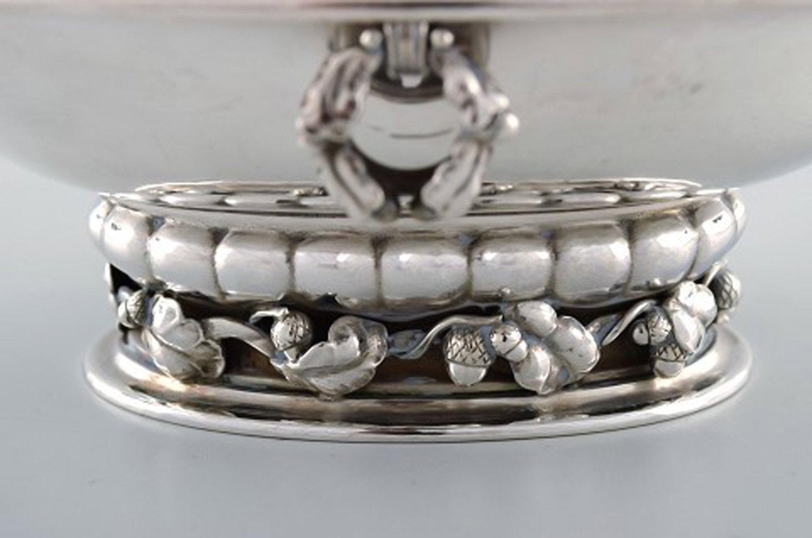 A pair of rare Georg Jensen jardiniere in sterling silver. The bowl is raised on leaves and acorns. - 5