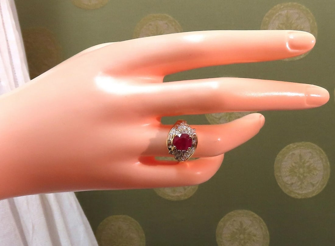 GIA Certified 4.08ct Burma Red Ruby Diamonds Ring 18 Karat - 7