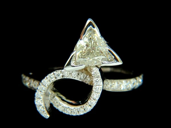 1.56CT TRILLIANT NATURAL DIAMOND CROSSOVER RING MODERN ERA 14KT GOLD - 4