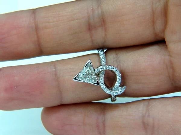 1.56CT TRILLIANT NATURAL DIAMOND CROSSOVER RING MODERN ERA 14KT GOLD - 8