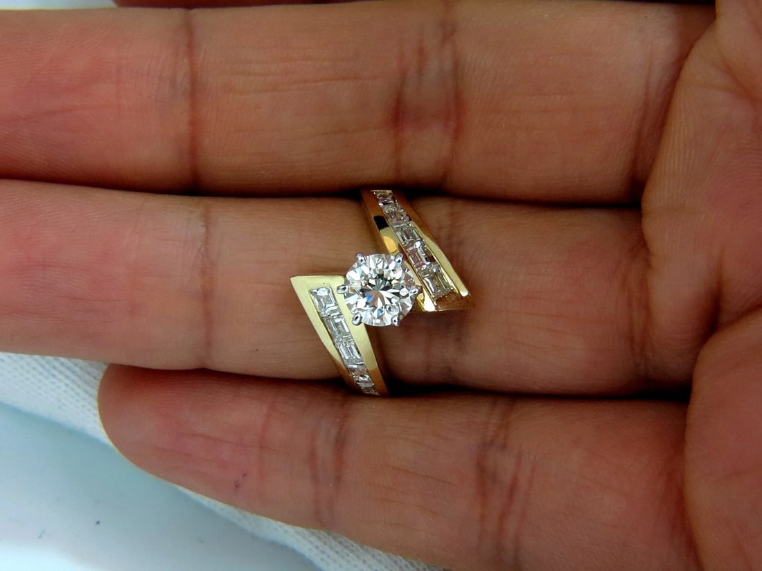 GIA CERTIFIED 2.06CT NATURAL ROUND DIAMOND CROSSOVER RING BAGUETTES 14KT - 8