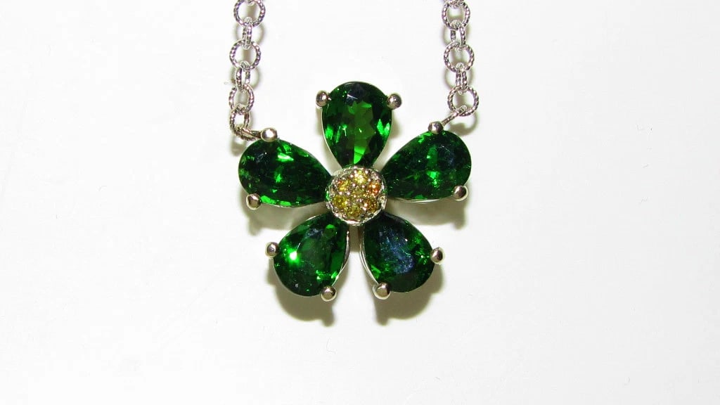 4.60CT NATURAL TSAVORITE YELLOW DIAMOND PENDANT - 2