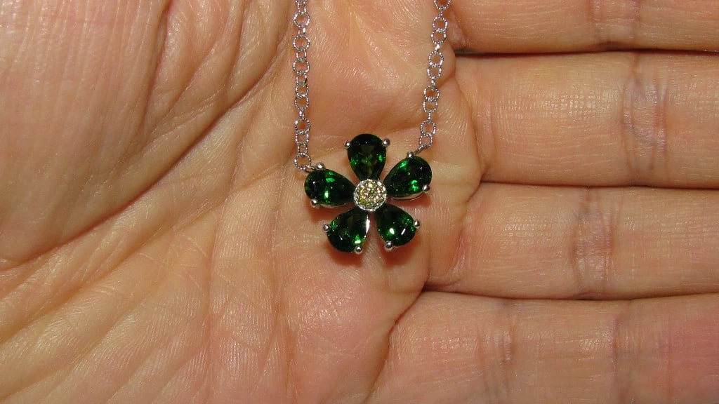 4.60CT NATURAL TSAVORITE YELLOW DIAMOND PENDANT - 5