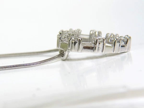 1.10CT DIAMONDS HEART PENDANT 14kt G VS 19'' 20X18MM + - 7