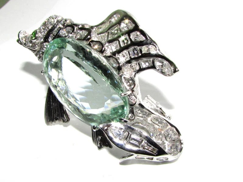 GIA 57.37CT NATURAL GREEN BERYL FISH BROOCH PENDANT 18kt - 2
