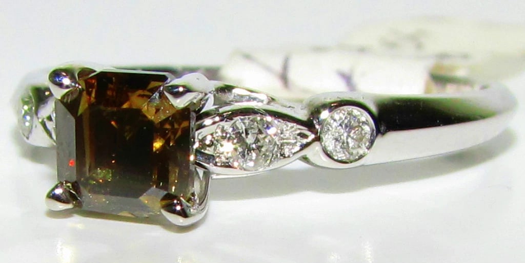 .97CT NATURAL FANCY BROWN COLOR DIAMOND RING 14kt GOLD: Title: .97CT NATURAL FANCY BROWN COLOR DIAMOND RING 14kt GOLD Description: MAGNIFICENT JEWELS Classic newtique .97ct. center asscher cut natural diamond fancy chocolate color natural color vs-2