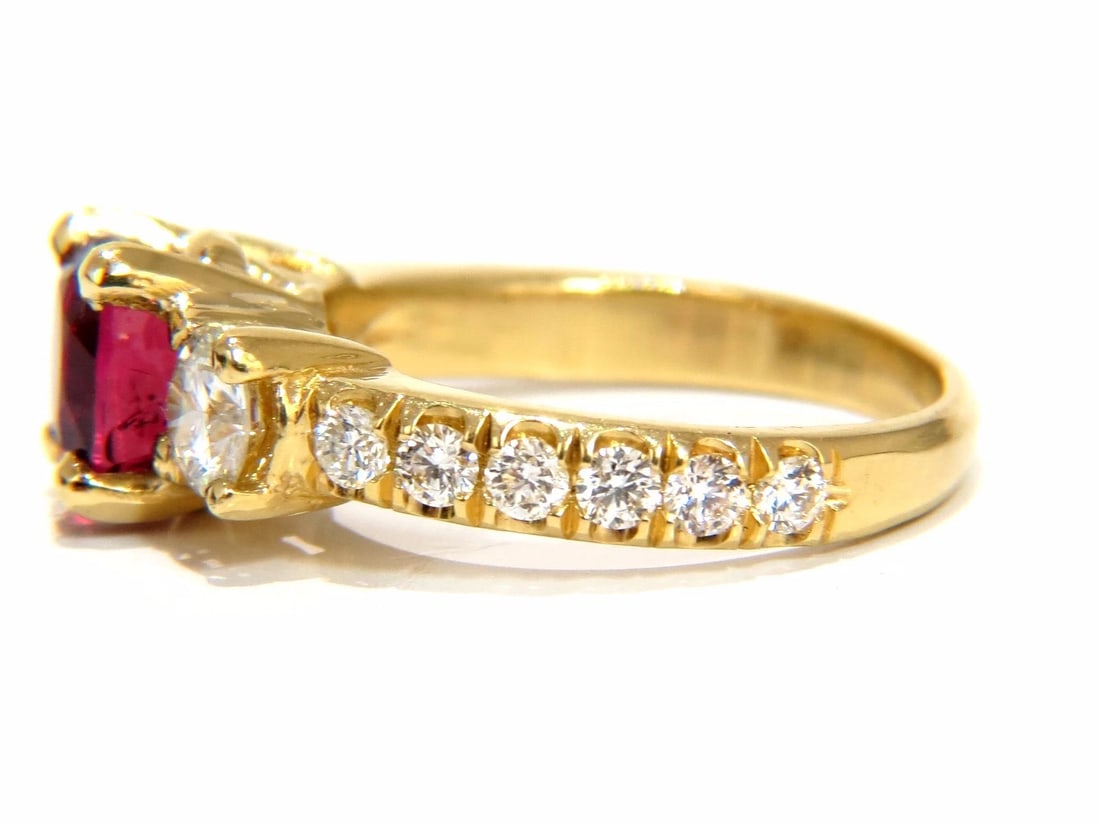 GIA Certified 2.12ct cushion cut vivid red ruby 1.06ct diamonds ring 18kt - 2