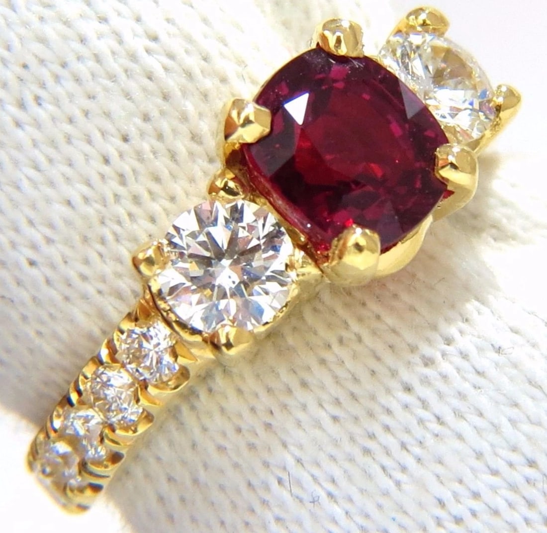 GIA Certified 2.12ct cushion cut vivid red ruby 1.06ct diamonds ring 18kt - 6