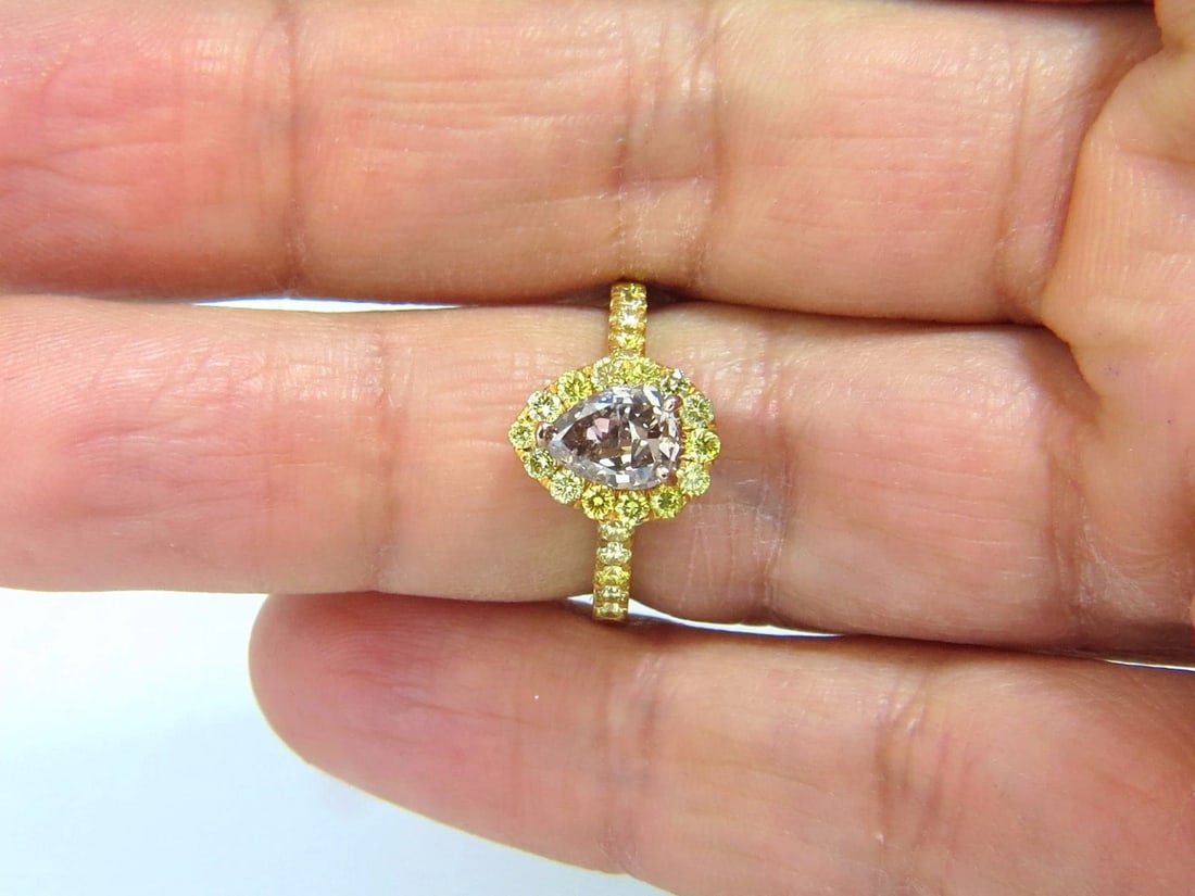 GIA Certified 2.04ct. Fancy Pink Diamond Ring 18kt - 6