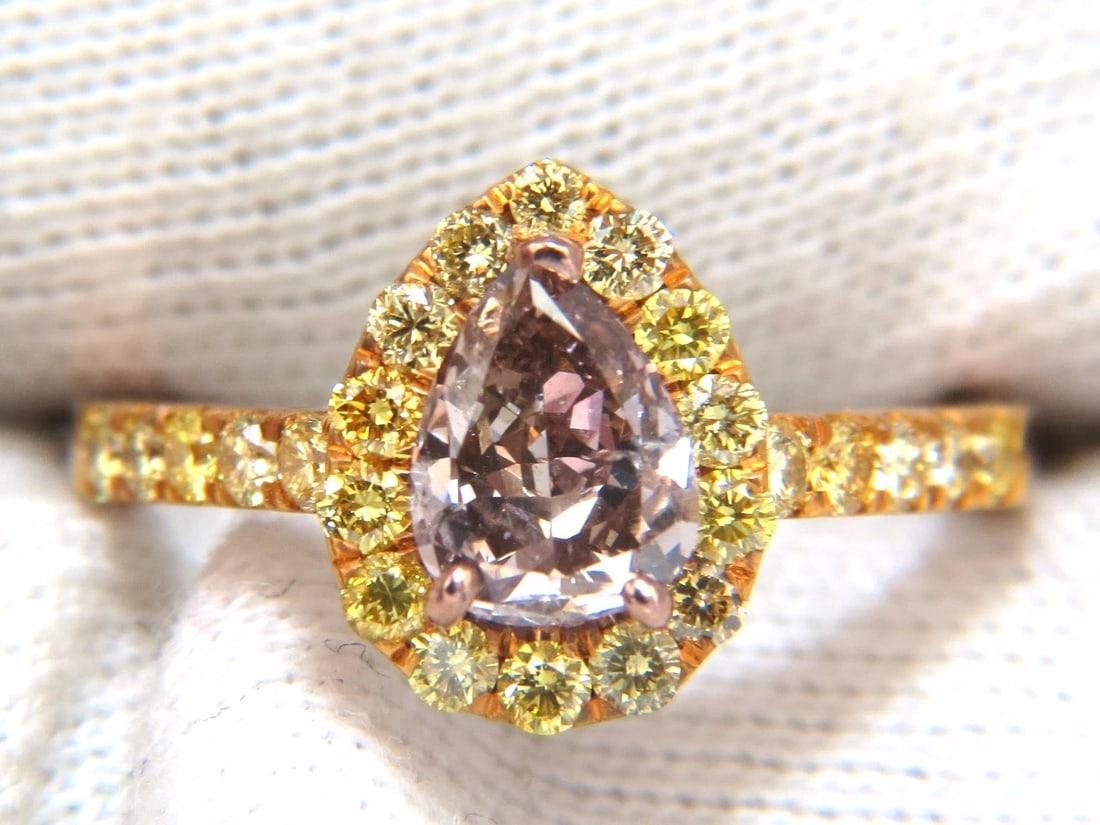 GIA Certified 2.04ct. Fancy Pink Diamond Ring 18kt - 7
