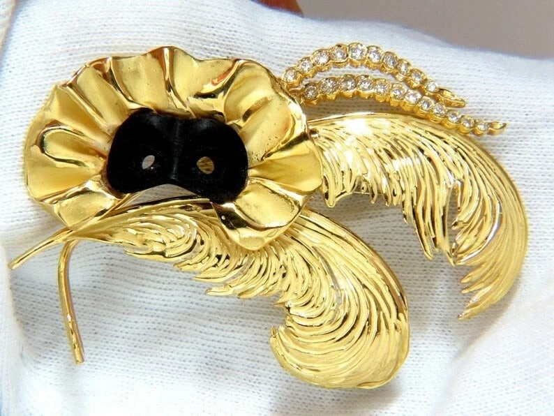 18KT SIGNED 1.00ct. DIAMONDS THEATER EYE MASK FEATHER PEACOCK PIN - 3