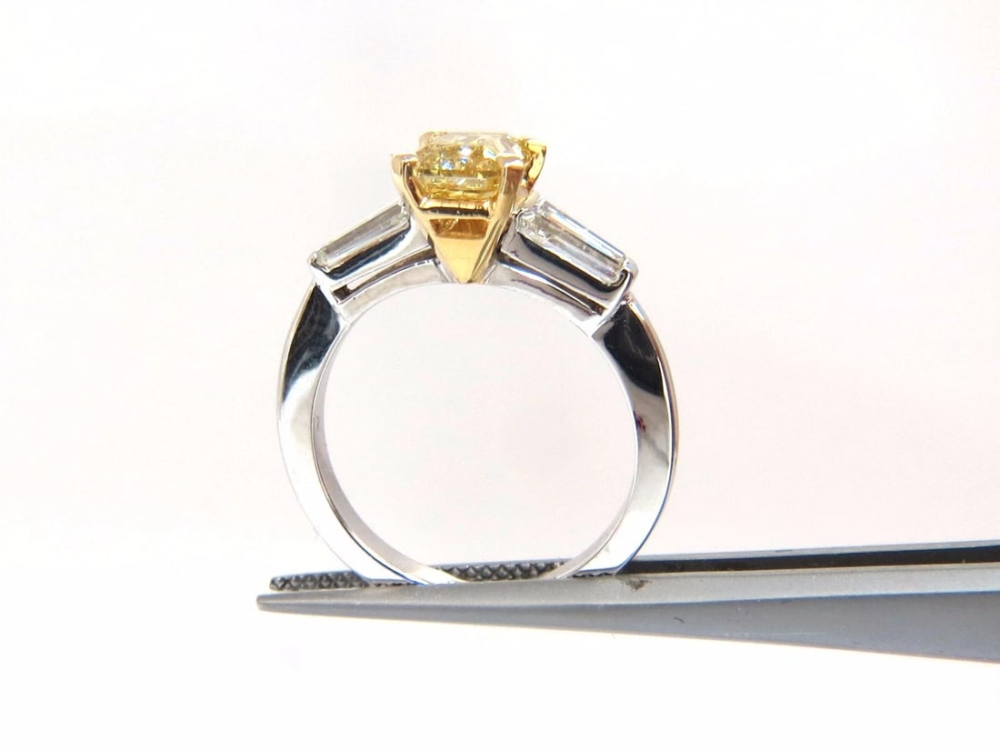 GIA Certified natural 1.37ct. Fancy Yellow Radiant cut diamond ring 14kt - 4