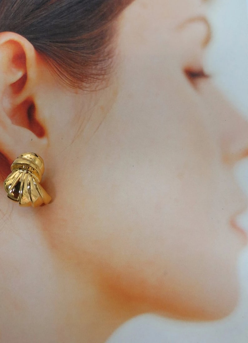14kt shell form 3d clip on earrings 19 gram - 5