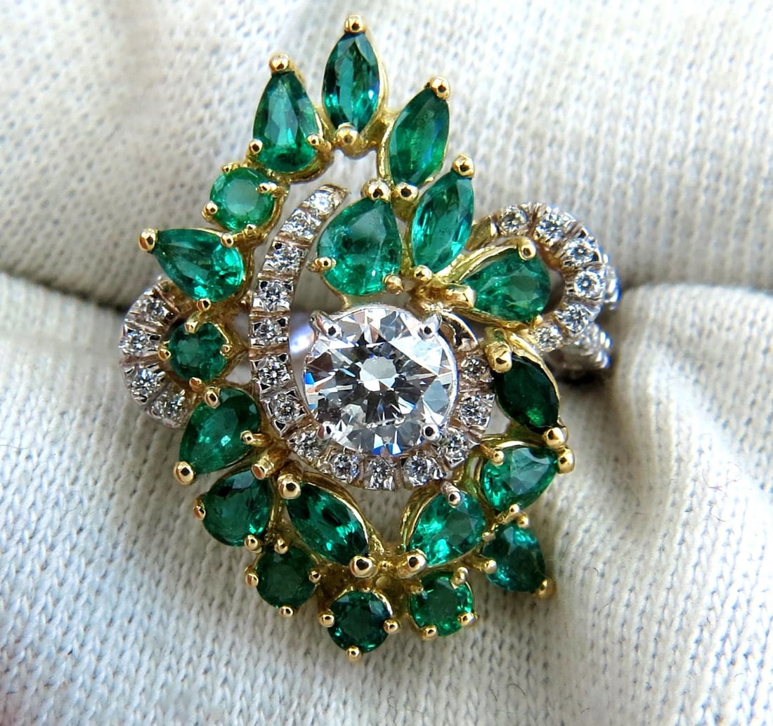 GIA certified 4.06ct. Emerald & Diamonds Cocktail Cluster ring 18kt - 7